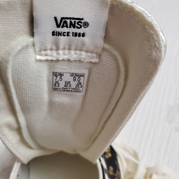 High Top Vans Floral Patchwork Style Sneakers Size 9 Boho Chic Classic - Picture 6 of 16